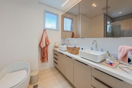 Apartamento à venda com 146m², 3 quartos e 3 vagasBanheiro da Suíte Master