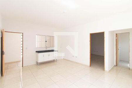 Sala e cozinha de apartamento para alugar com 1 quarto, 49m² em Vila Nova Galvão, São Paulo