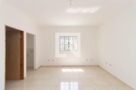 Sala e cozinha de apartamento para alugar com 1 quarto, 49m² em Vila Nova Galvão, São Paulo