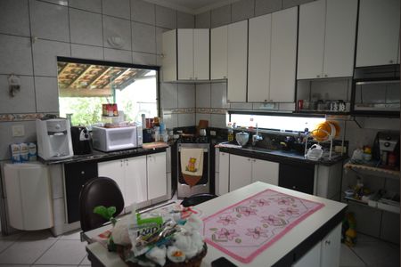 Apartamento à venda com 250m², 2 quartos e 2 vagasCozinha