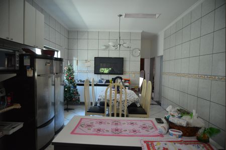 Apartamento à venda com 250m², 2 quartos e 2 vagasCozinha