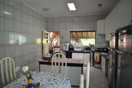 Apartamento à venda com 250m², 2 quartos e 2 vagasCozinha