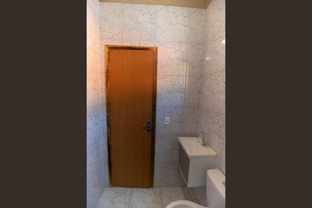 Banheiro de kitnet/studio para alugar com 1 quarto, 40m² em Engenho do Mato, Niterói