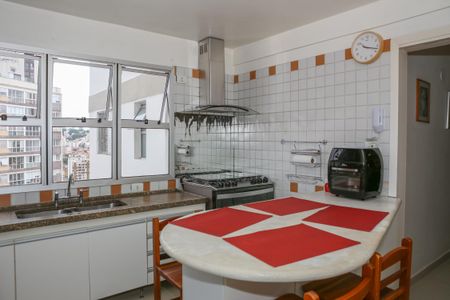 Apartamento para alugar com 170m², 4 quartos e 3 vagasCozinha