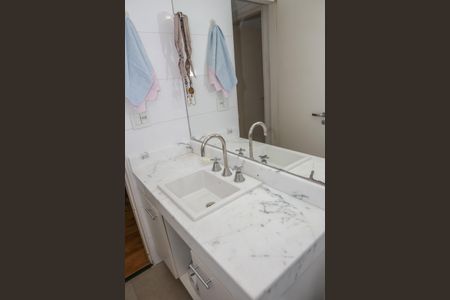 Apartamento para alugar com 170m², 4 quartos e 3 vagasBanheiro Social