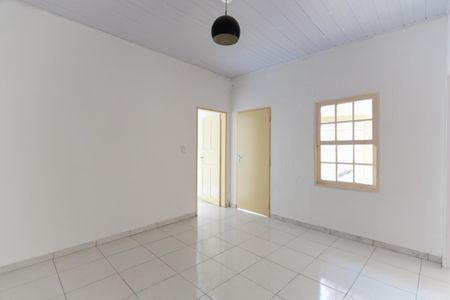 Casa para alugar com 45m², 1 quarto e sem vaga Casa para alugar com 45m², 1 quarto e sem vagaSala