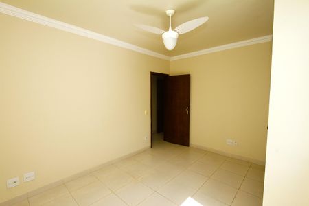 Apartamento para alugar com 120m², 3 quartos e 2 vagasQuarto 2
