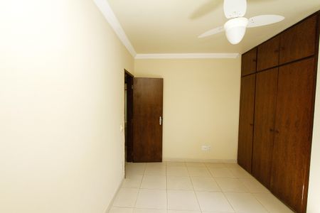 Apartamento para alugar com 120m², 3 quartos e 2 vagasQuarto 2