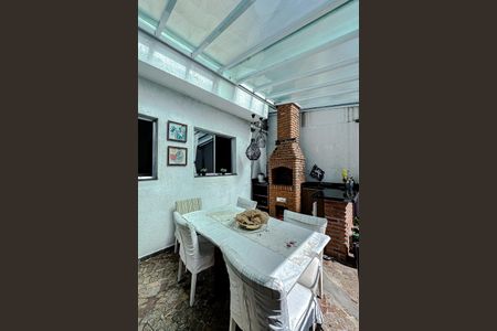 Casa à venda com 246m², 2 quartos e sem vagaÁrea externa