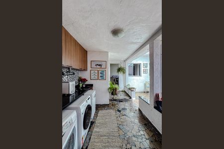 Casa à venda com 246m², 2 quartos e sem vagaÁrea de Serviço