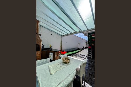 Casa à venda com 246m², 2 quartos e sem vagaÁrea externa