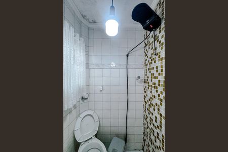 Casa à venda com 246m², 2 quartos e sem vagaBanheiro externo