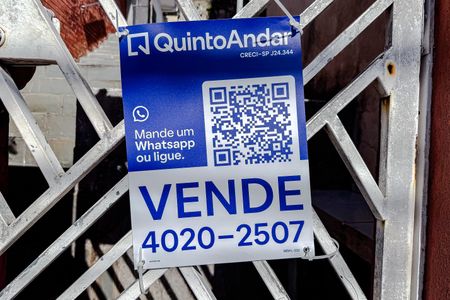 Casa à venda com 246m², 2 quartos e sem vagaPlaquinha