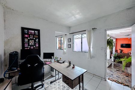 Casa à venda com 246m², 2 quartos e sem vagaEscritório