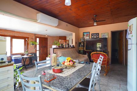 Sala de casa à venda com 3 quartos, 119m² em Jardim Carvalho, Porto Alegre