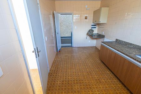 Casa para alugar com 350m², 5 quartos e 4 vagascozinha