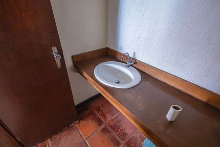 Casa para alugar com 350m², 5 quartos e 4 vagaslavabo