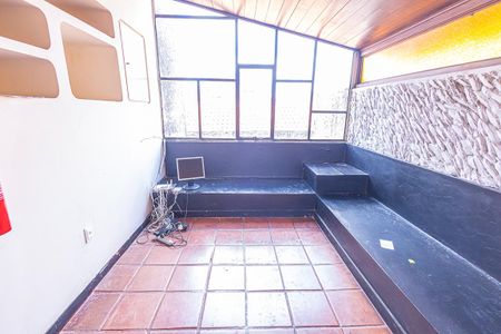 Casa para alugar com 350m², 5 quartos e 4 vagassala de TV