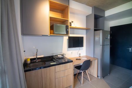 Cozinha de kitnet/studio para alugar com 1 quarto, 30m² em Cidade Monções, São Paulo