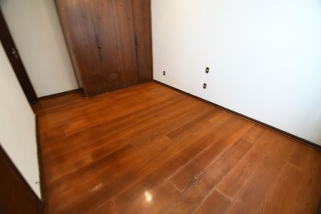 Casa à venda com 540m², 4 quartos e 4 vagasQuarto 2