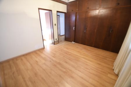 Casa à venda com 540m², 4 quartos e 4 vagasQuarto 4 - Suíte