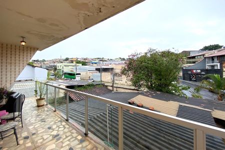 Casa à venda com 360m², 3 quartos e 4 vagasVaranda