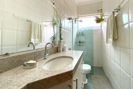 Casa à venda com 360m², 3 quartos e 4 vagasBanheiro