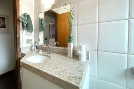 Casa à venda com 360m², 3 quartos e 4 vagasBanheiro