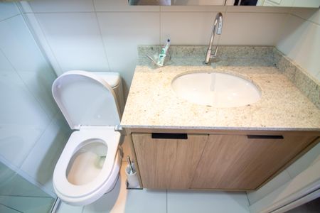 Banheiro de kitnet/studio à venda com 1 quarto, 28m² em Cidade Monções, São Paulo