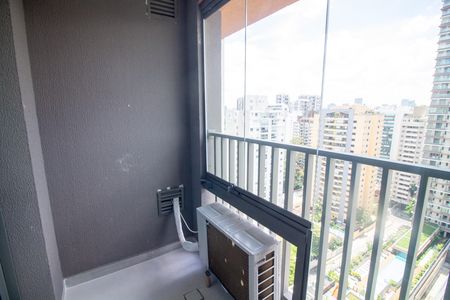 Studio à venda com 28m², 1 quarto e sem vaga Studio à venda com 28m², 1 quarto e sem vagaVaranda