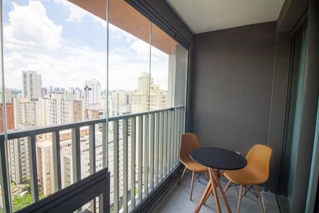 Studio à venda com 28m², 1 quarto e sem vaga Studio à venda com 28m², 1 quarto e sem vagaVaranda
