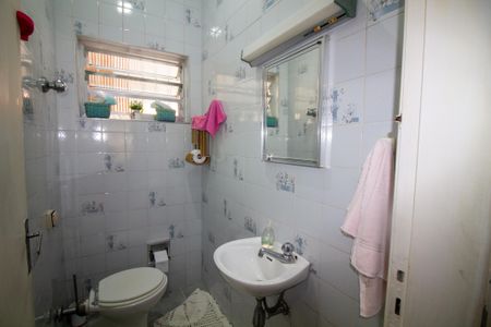 Casa à venda com 120m², 3 quartos e 2 vagas Casa à venda com 120m², 3 quartos e 2 vagasLavabo