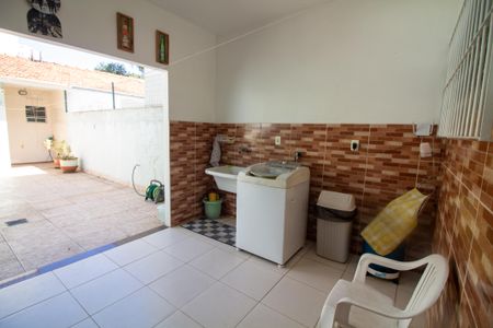 Casa à venda com 120m², 3 quartos e 2 vagas Casa à venda com 120m², 3 quartos e 2 vagasÁrea de Serviço