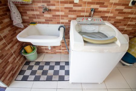 Casa à venda com 120m², 3 quartos e 2 vagas Casa à venda com 120m², 3 quartos e 2 vagasÁrea de Serviço