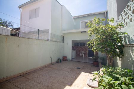 Casa à venda com 120m², 3 quartos e 2 vagas Casa à venda com 120m², 3 quartos e 2 vagasQuintal / Jardim