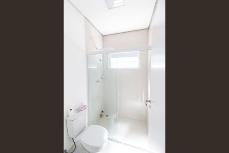 Casa de condomínio à venda com 380m², 4 quartos e 4 vagas Casa de condomínio à venda com 380m², 4 quartos e 4 vagasBanheiro