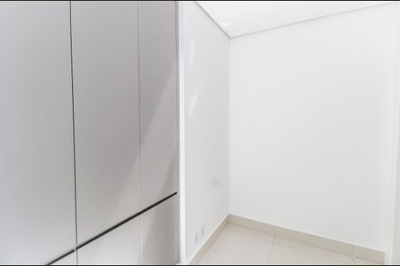 Casa de condomínio à venda com 380m², 4 quartos e 4 vagas Casa de condomínio à venda com 380m², 4 quartos e 4 vagasÁrea de Serviço