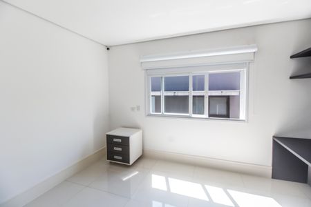 Casa de condomínio à venda com 380m², 4 quartos e 4 vagas Casa de condomínio à venda com 380m², 4 quartos e 4 vagasSuíte 2