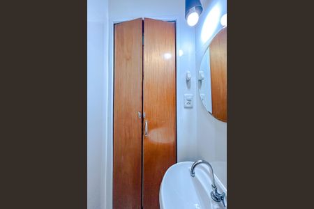 Casa de condomínio à venda com 60m², 2 quartos e 1 vagaLavabo