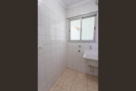 Área de serviço de apartamento para alugar com 2 quartos, 56m² em Jardim Diadema, Diadema