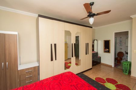 Casa à venda com 360m², 4 quartos e 5 vagasSuíte