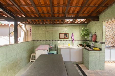 Casa à venda com 360m², 4 quartos e 5 vagasÁrea de Serviço