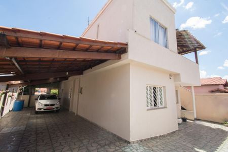 Casa à venda com 360m², 4 quartos e 5 vagasFachada Interna