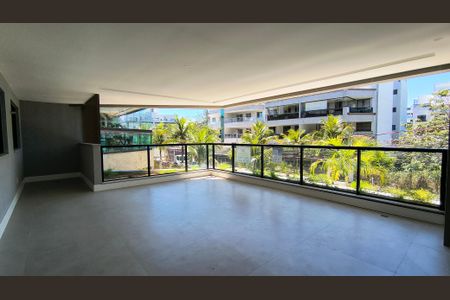 Apartamento à venda com 114m², 3 quartos e 2 vagas Apartamento à venda com 114m², 3 quartos e 2 vagasVaranda