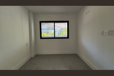 Apartamento à venda com 114m², 3 quartos e 2 vagas Apartamento à venda com 114m², 3 quartos e 2 vagasSuíte