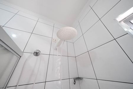 Casa para alugar com 70m², 2 quartos e 2 vagasBanheiro