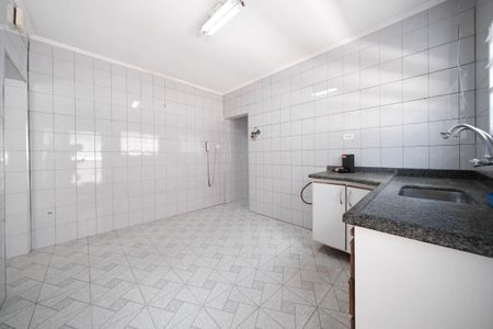 Casa para alugar com 70m², 2 quartos e 2 vagasCozinha