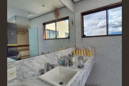 Apartamento à venda com 350m², 4 quartos e 2 vagasBanheiro Suíte 4