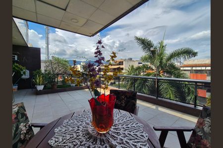 Apartamento à venda com 350m², 4 quartos e 2 vagasVaranda Sala