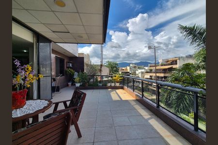 Apartamento à venda com 350m², 4 quartos e 2 vagasVaranda Sala